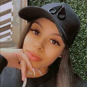 Meet your Posher, Claribel